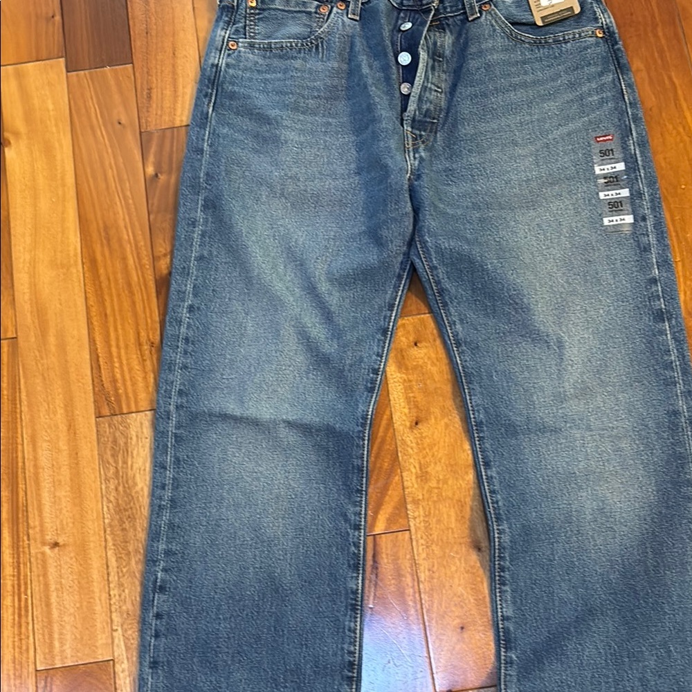 Levi's  501 Men's Light Blue Straight Button-Fly Jeans  34/34 . Brand New